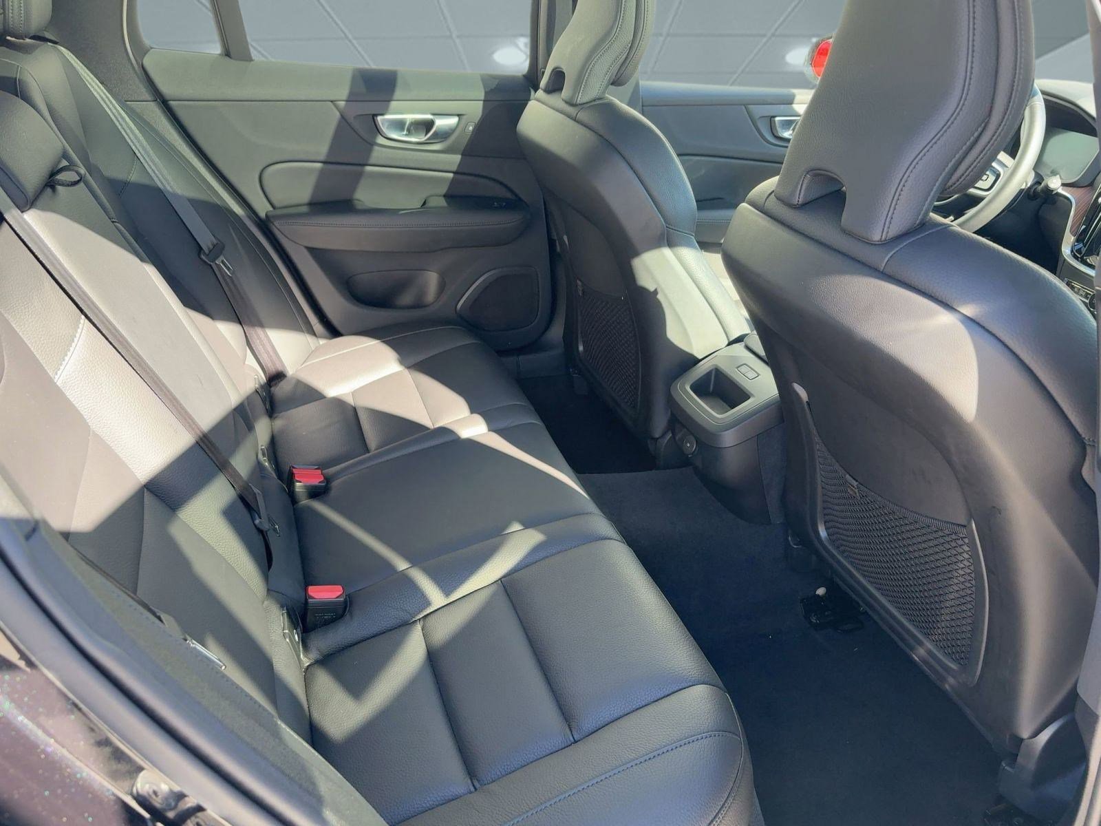 Certified 2025 Volvo V60 B5 Cross Country Plus image 28