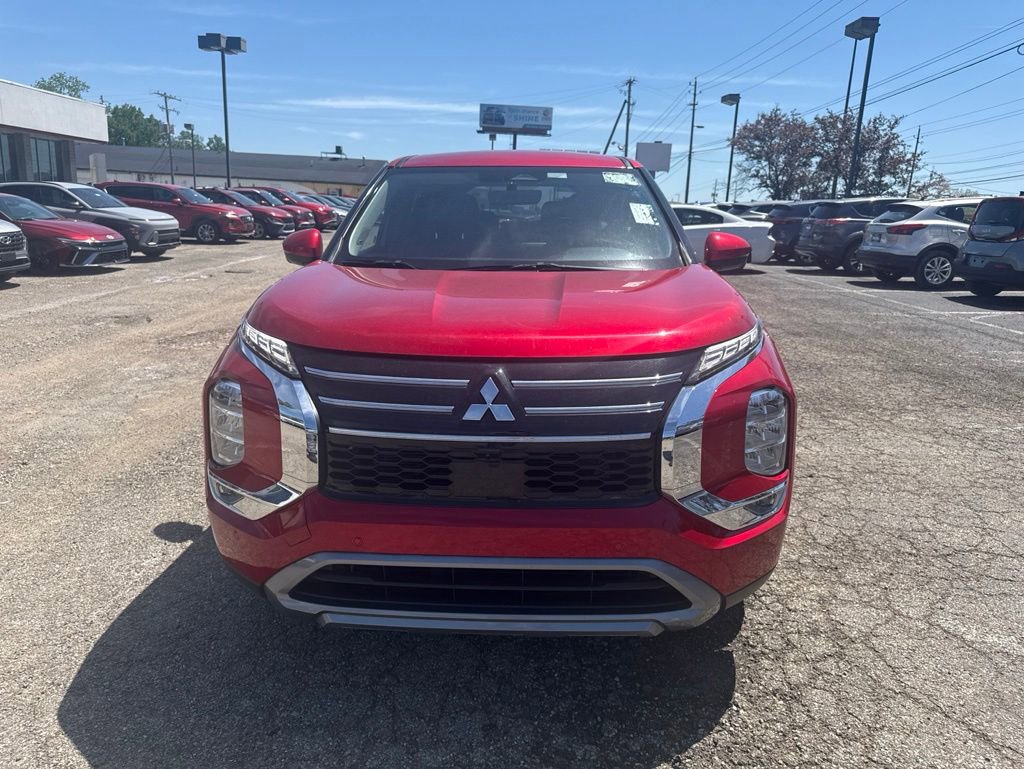 Used 2025 Mitsubishi Outlander SE FWD image 8