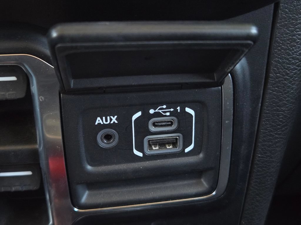 Used 2021 Jeep Wrangler Unlimited Sahara AWD/4WD image 31
