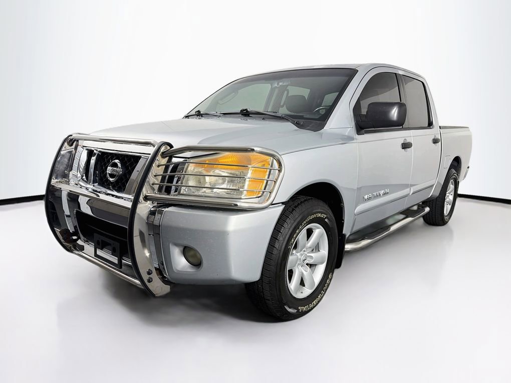 Used 2010 Nissan Titan SE w/ SE Value Truck Pkg RWD image 3