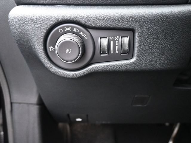 New 2025 Chrysler Pacifica Limited FWD image 33