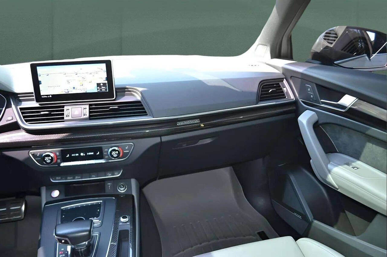 Used 2018 Audi SQ5 Premium Plus w/ Navigation Package image 26