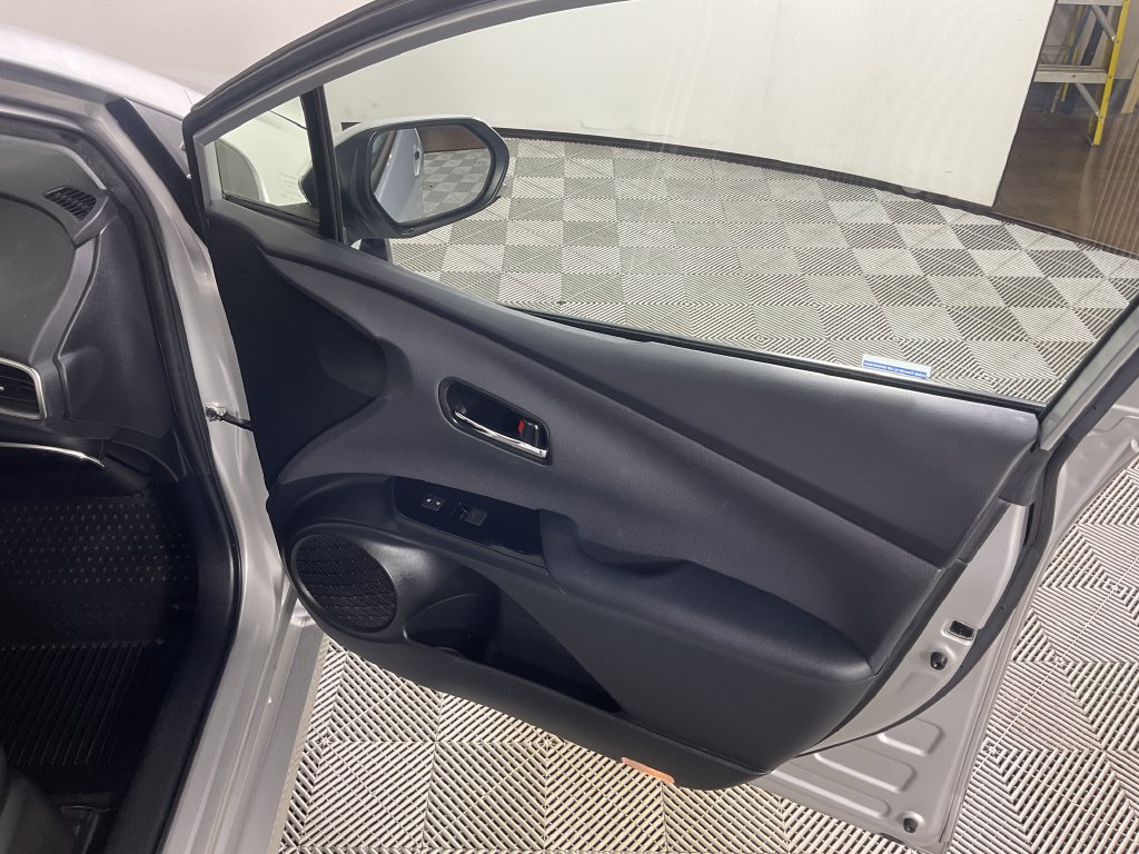 Certified 2022 Toyota Prius Prime Limited FWD image 22