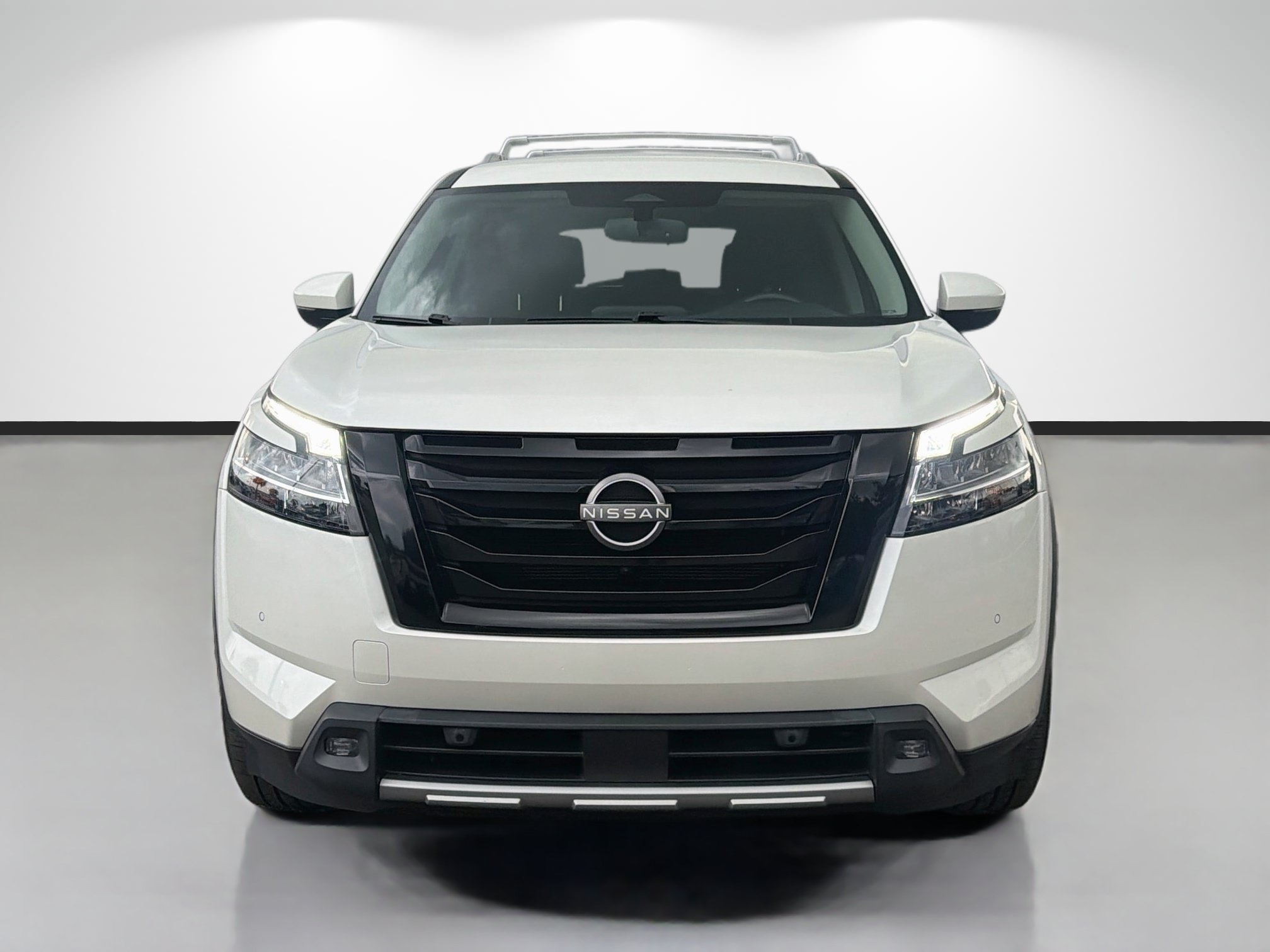 Used 2022 Nissan Pathfinder SL w/ SL Black Package FWD image 8
