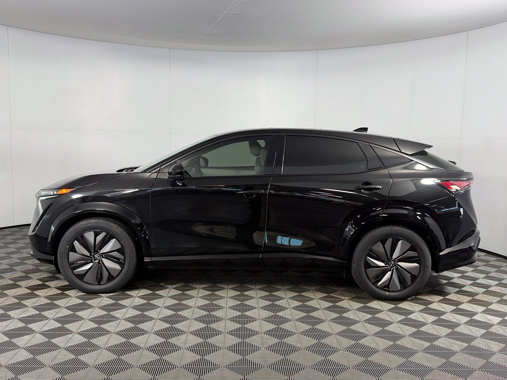 Used 2024 Nissan Ariya AWD image 10
