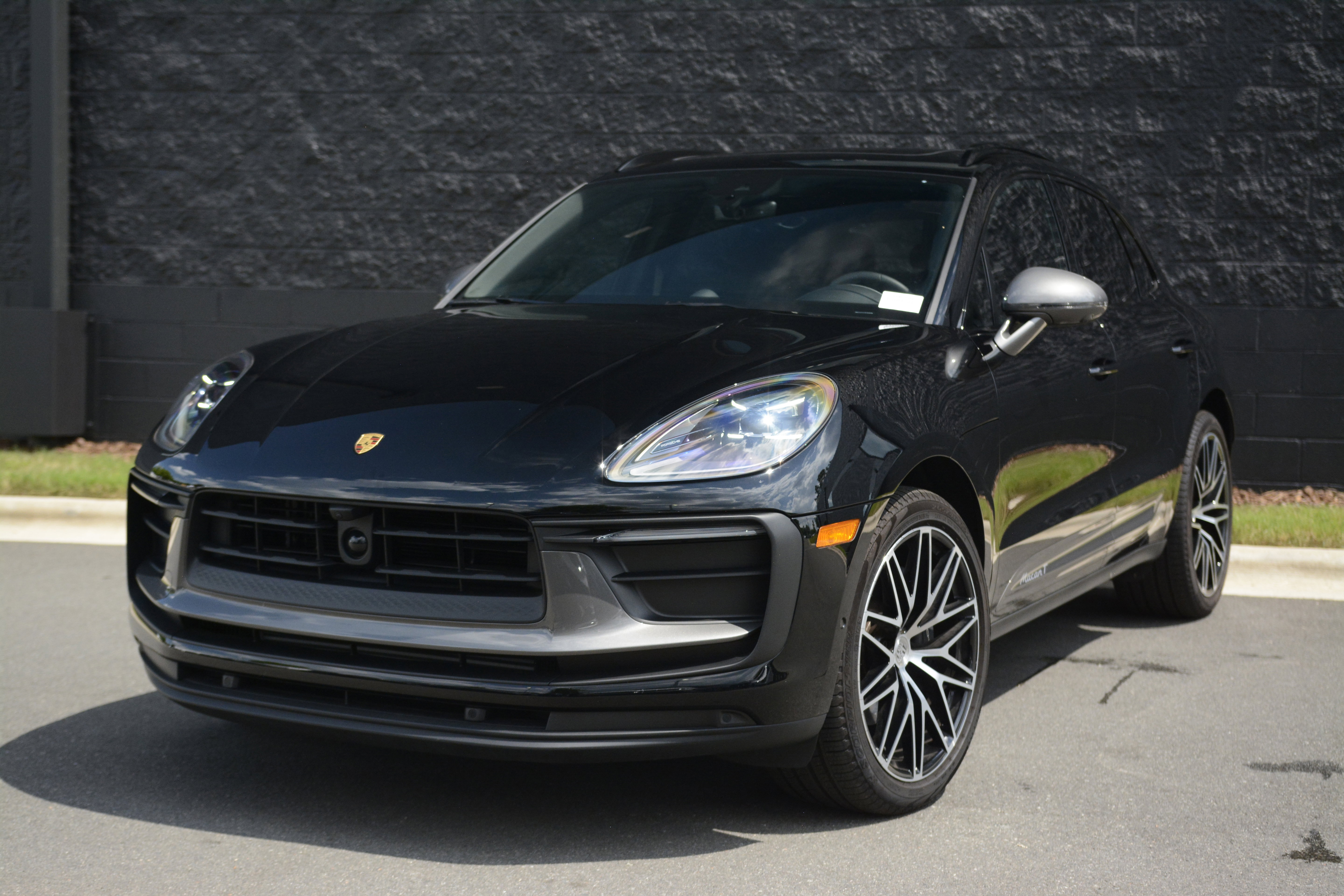 Certified 2026 Porsche Macan Turbo AWD/4WD image 43