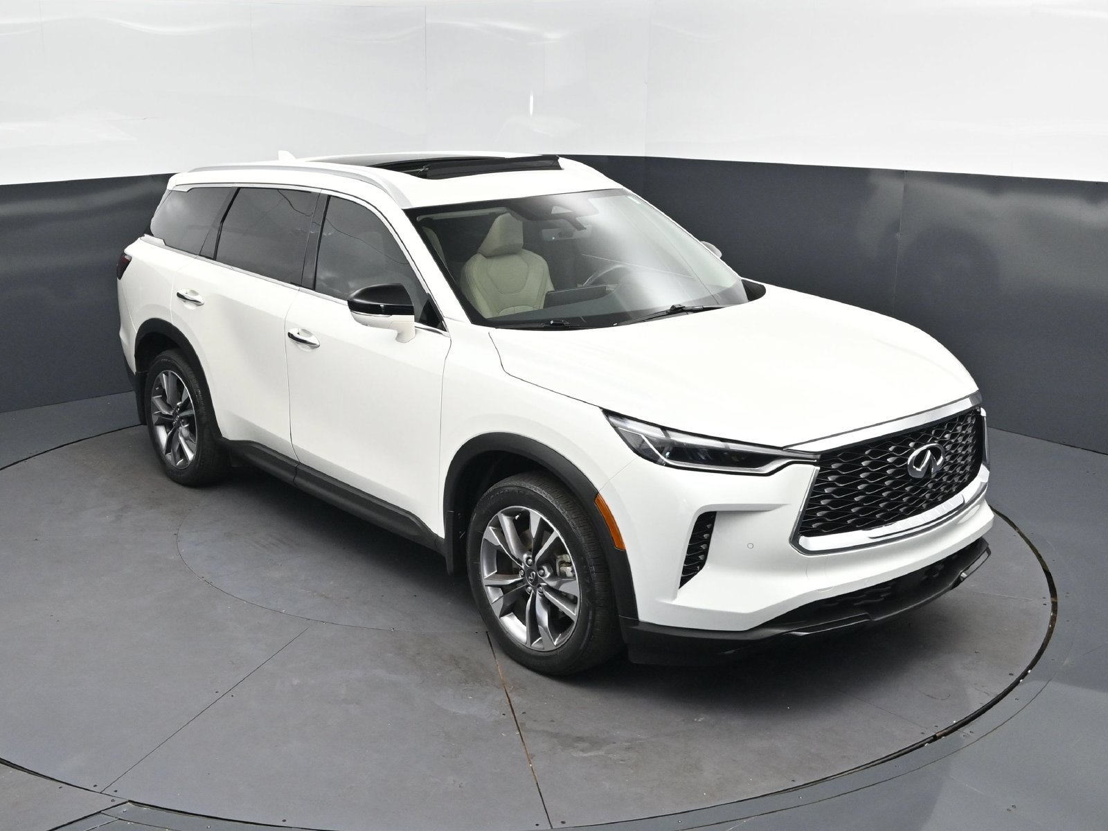 Used 2024 INFINITI QX60 Luxe FWD image 1