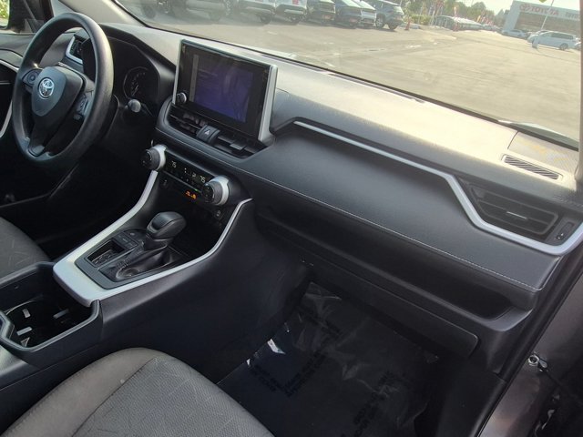 Used 2025 Toyota RAV4 XLE FWD image 6