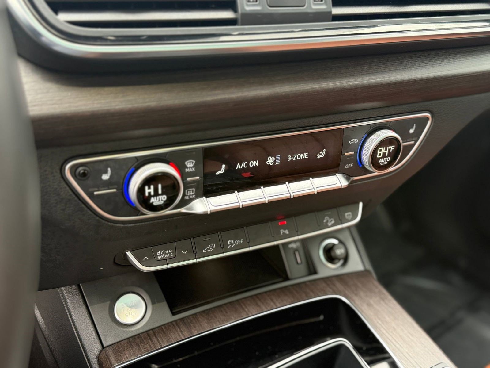 Used 2023 Audi Q5 e Premium w/ Convenience Package image 19