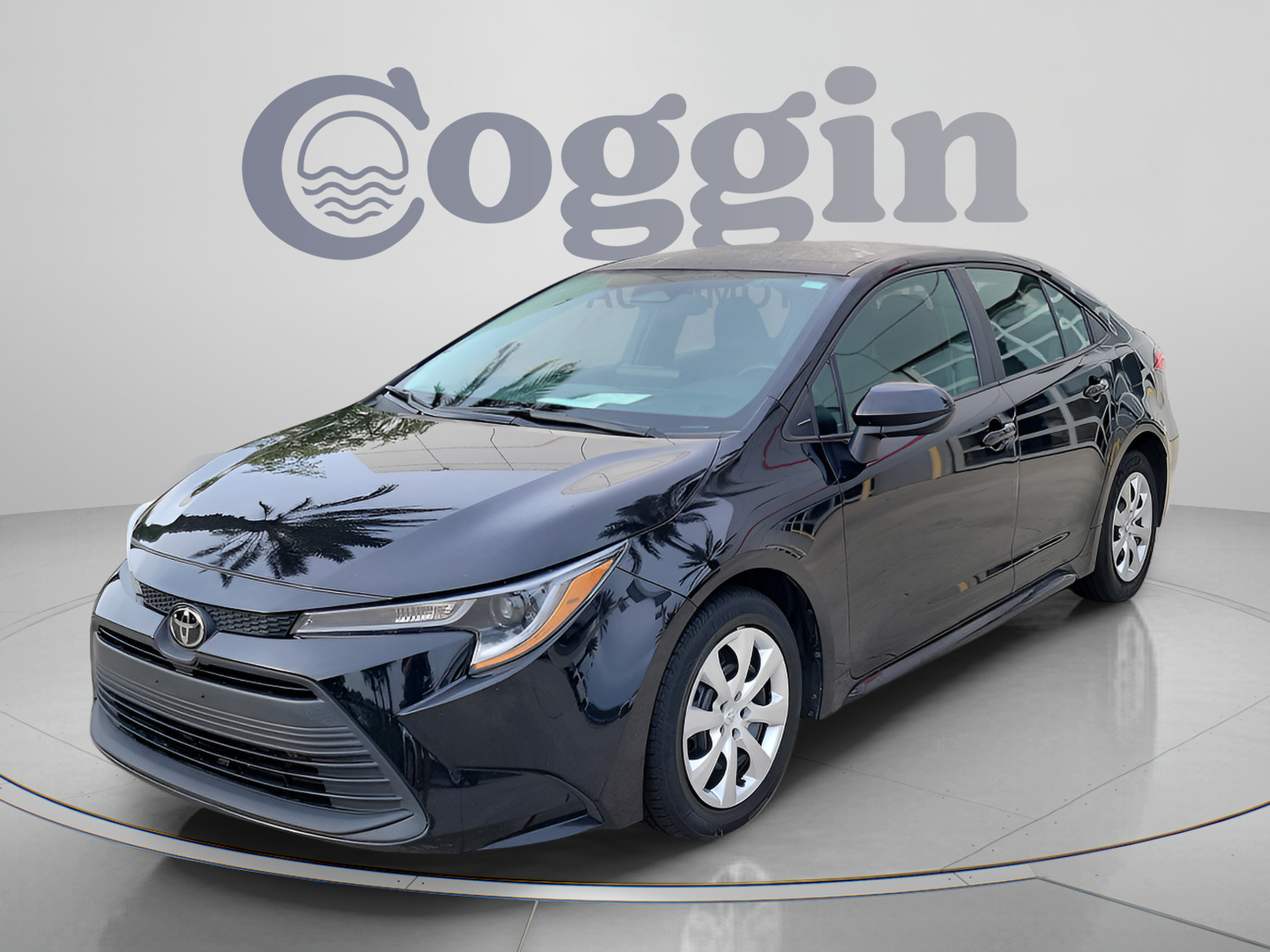 Used 2024 Toyota Corolla LE FWD image 2