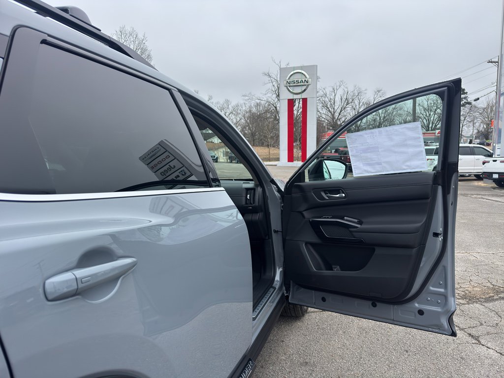 New 2026 Nissan Pathfinder Platinum image 21