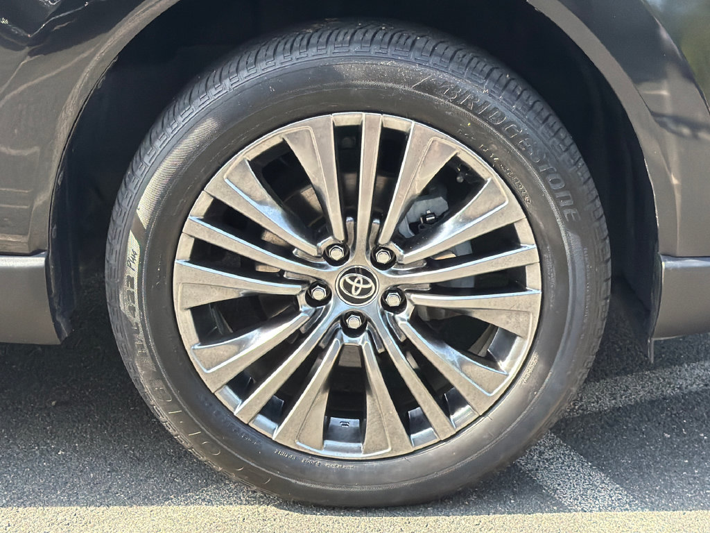 Used 2022 Toyota Venza XLE AWD/4WD image 8