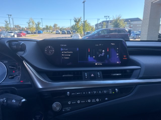 Used 2021 Lexus ES 300h Ultra Luxury w/ Accessory Package FWD image 15