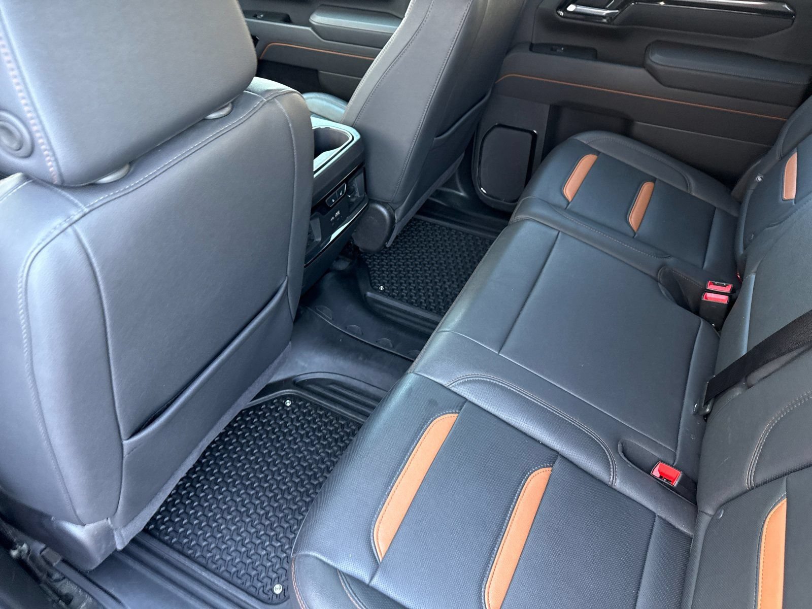 Used 2025 GMC Sierra 2500 AT4 w/ Technology Package AWD/4WD image 12