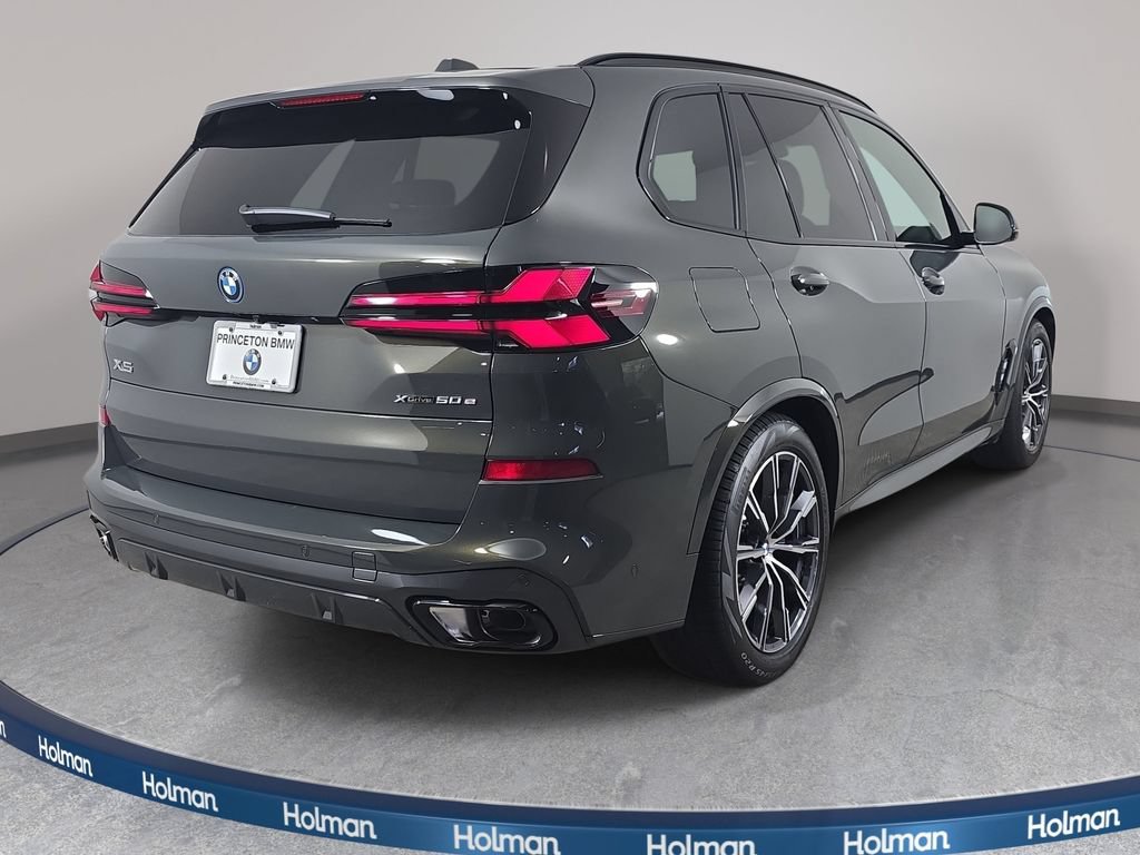 New 2026 BMW X5 xDrive50e w/ M Sport Package AWD/4WD image 5