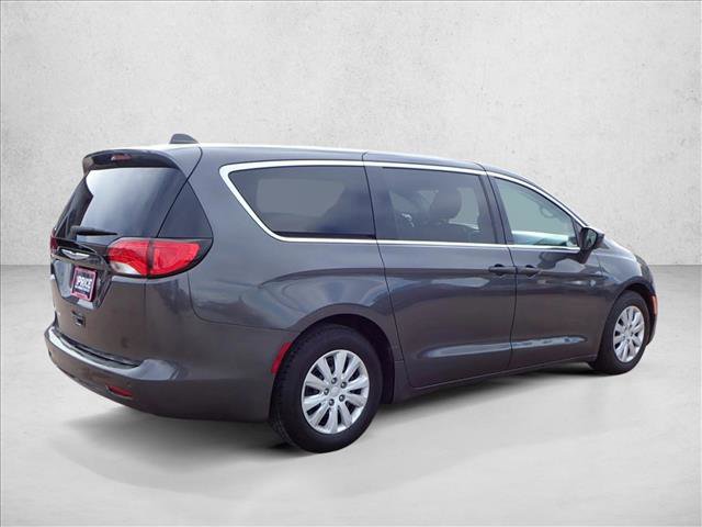 Used 2019 Chrysler Pacifica L image 4