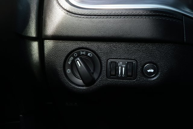 Used 2020 Dodge Charger SXT w/ Plus Group image 15