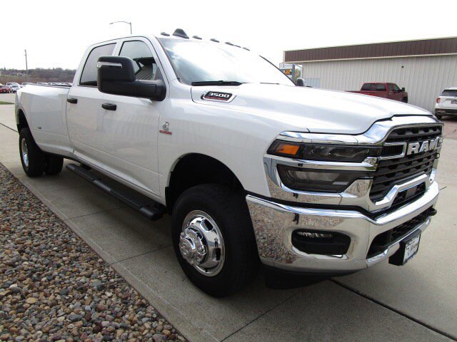 Used 2026 RAM 3500 Tradesman image 3