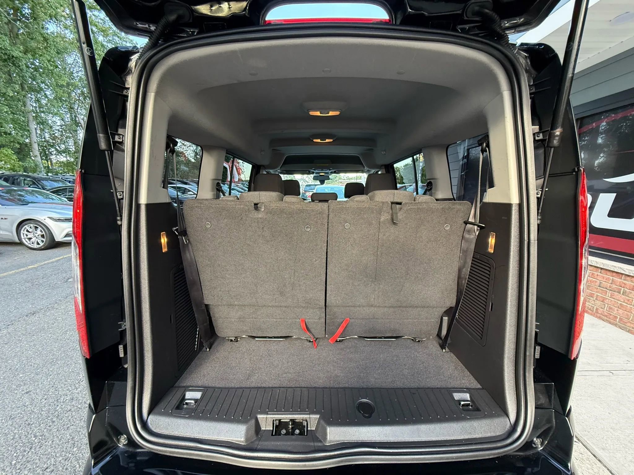 Used 2018 Ford Transit Connect XLT image 18