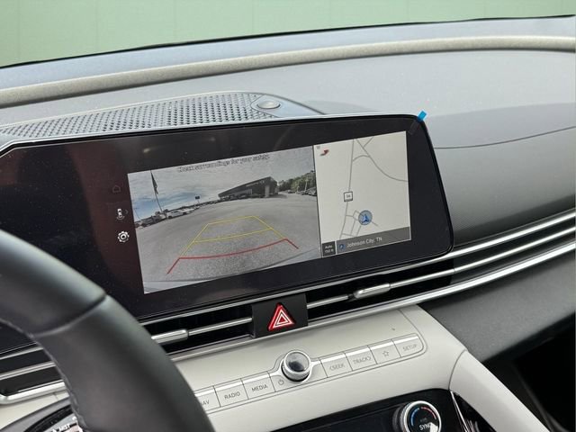 Used 2025 Hyundai Elantra Limited FWD image 31