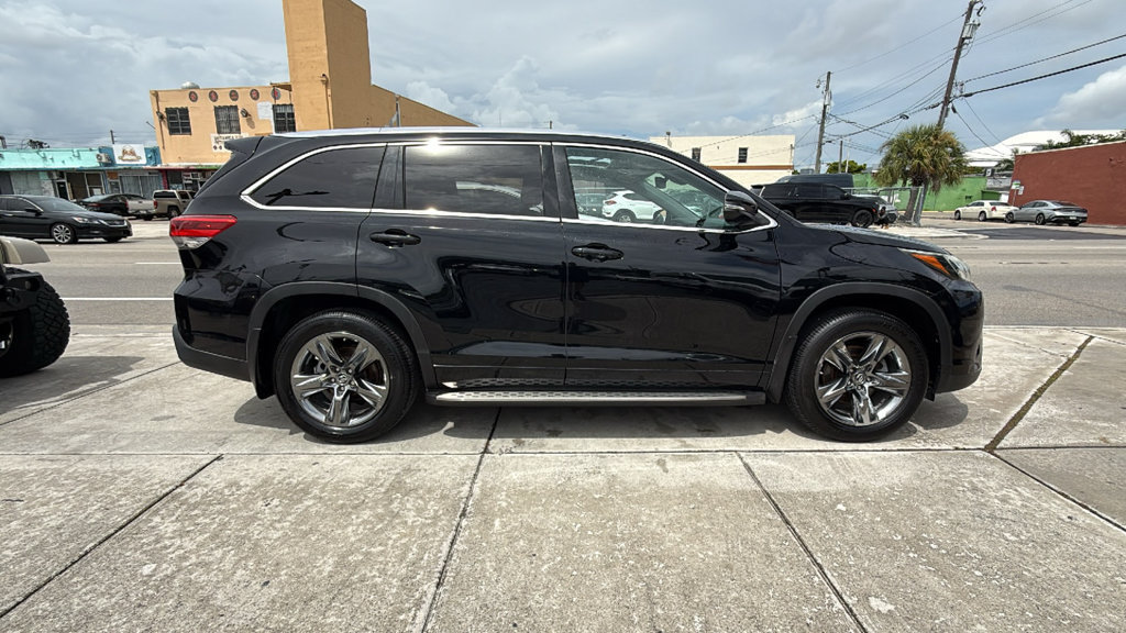 Used 2018 Toyota Highlander Limited Platinum AWD/4WD image 14