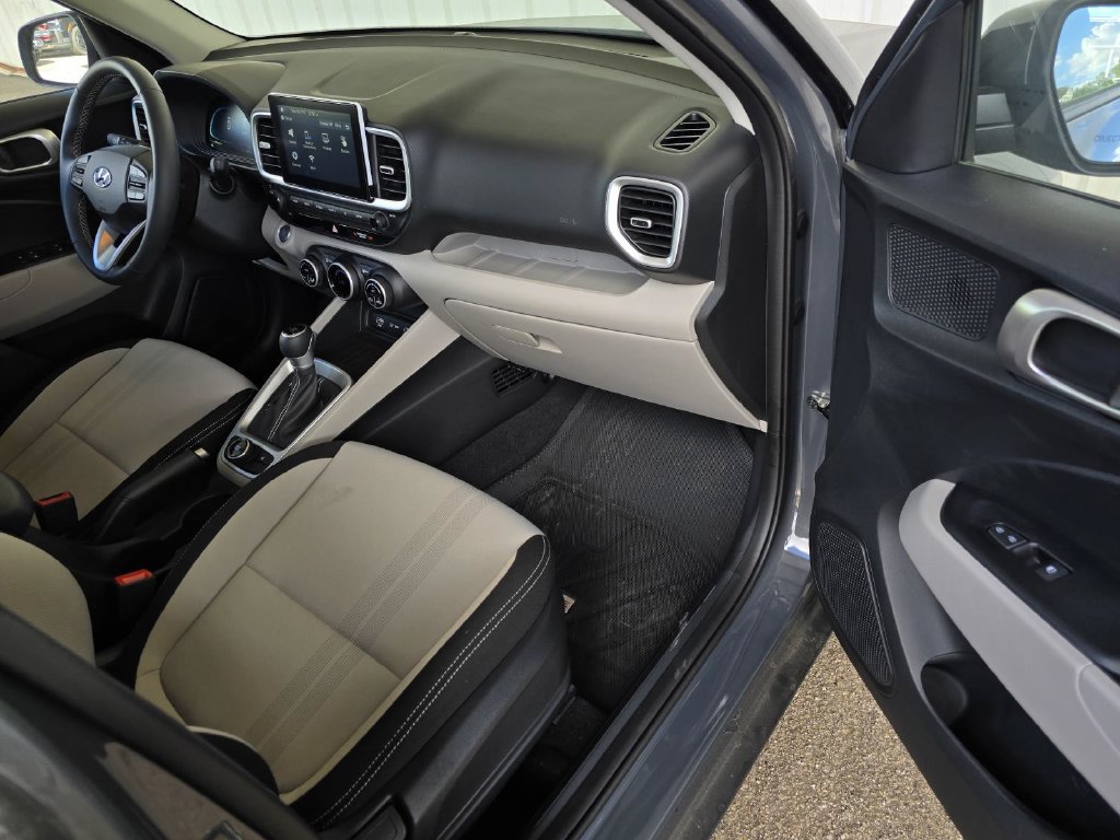 Used 2026 Hyundai Venue SEL FWD image 9