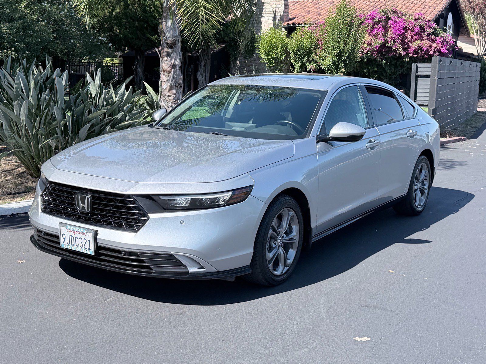 Used 2023 Honda Accord EX-L image 1