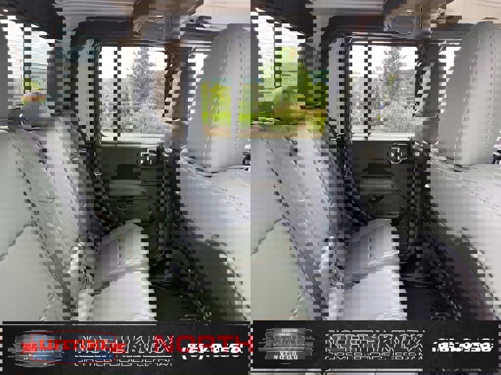 New 2025 Jeep Gladiator Mojave w/ Safety Group image 22