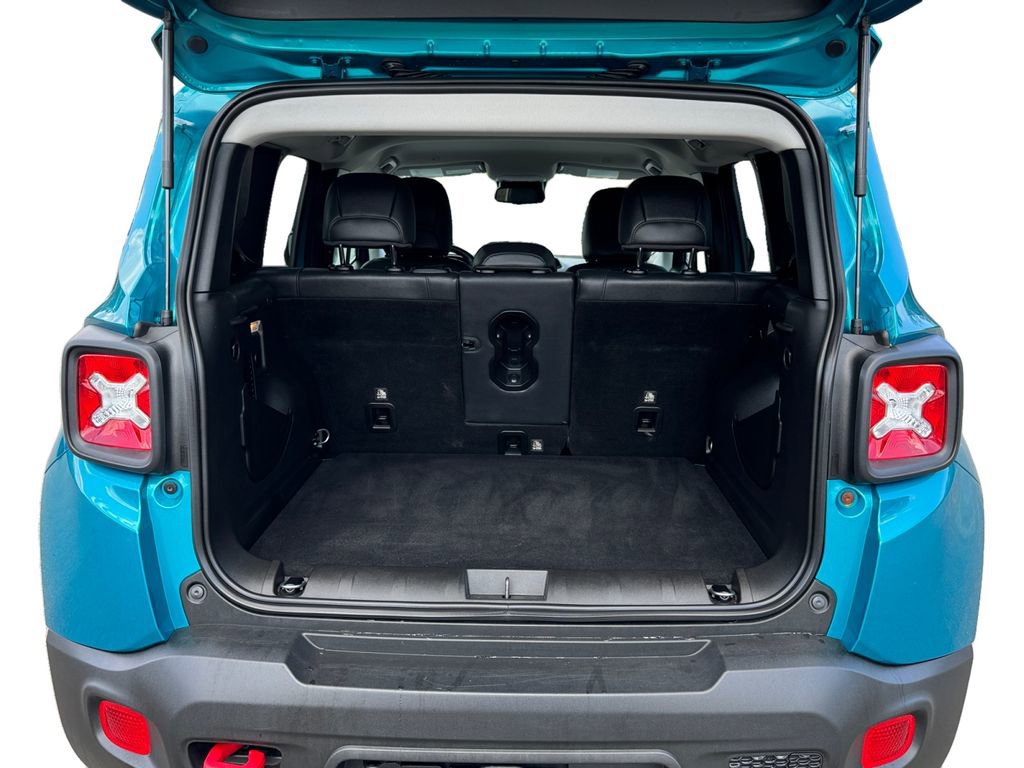 Used 2022 Jeep Renegade Trailhawk w/ Trailer Tow Group image 14