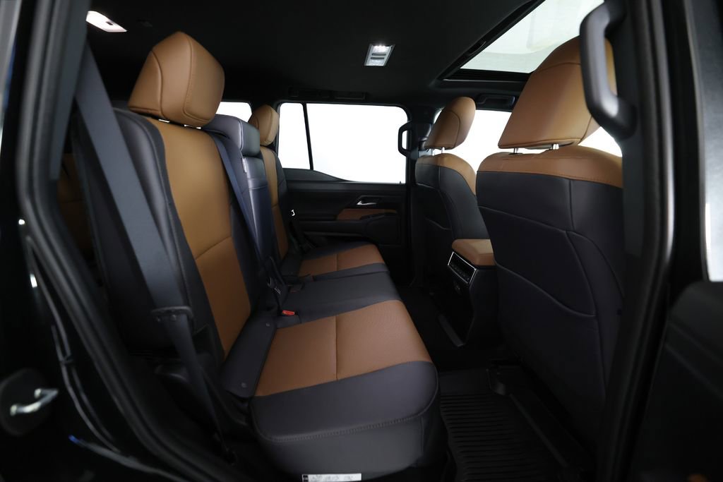 Used 2026 Lexus GX 550 550 Premium+ w/ Accessory Package (2T) image 11