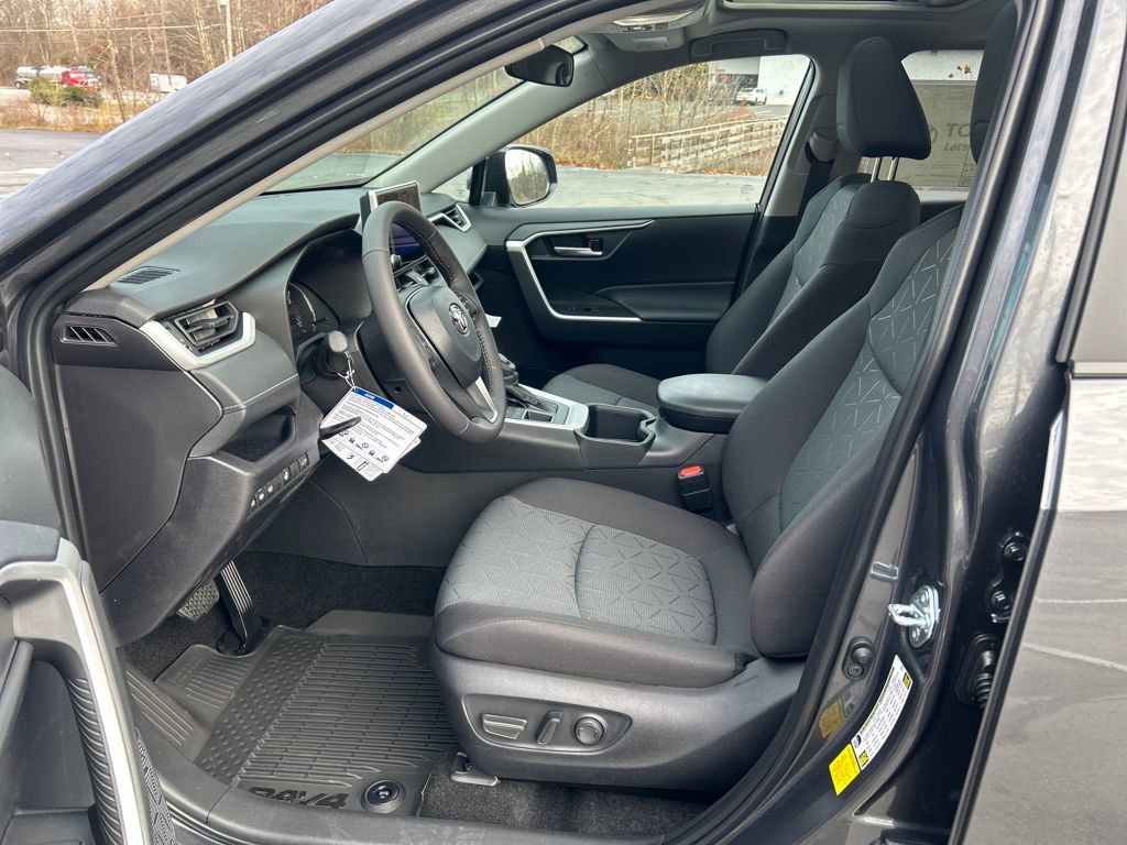 New 2025 Toyota RAV4 XLE image 17