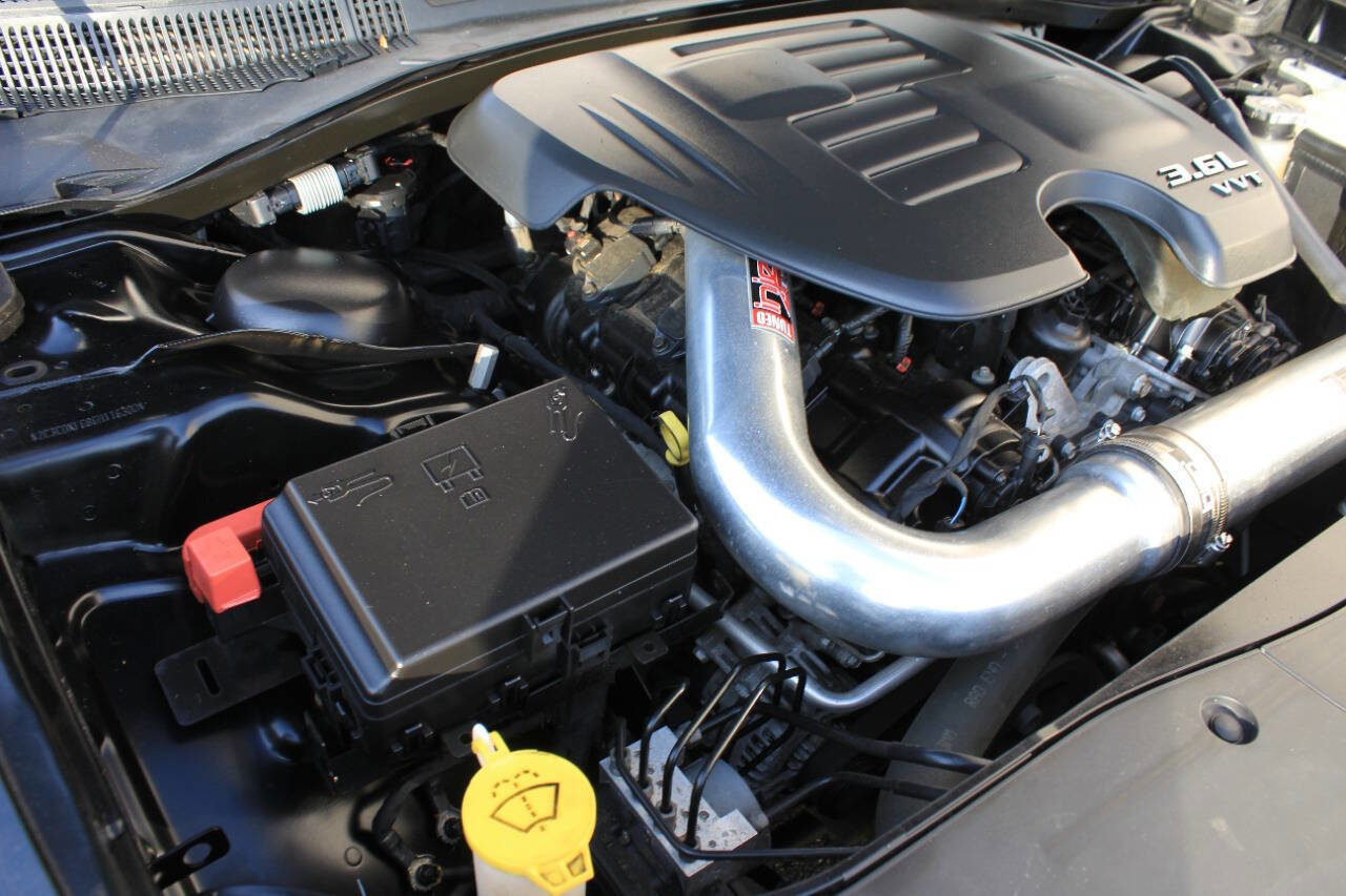 Used 2016 Dodge Charger SE w/ Power Sunroof Group image 25