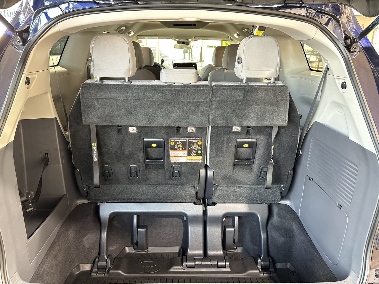 Certified 2021 Toyota Sienna LE FWD image 24