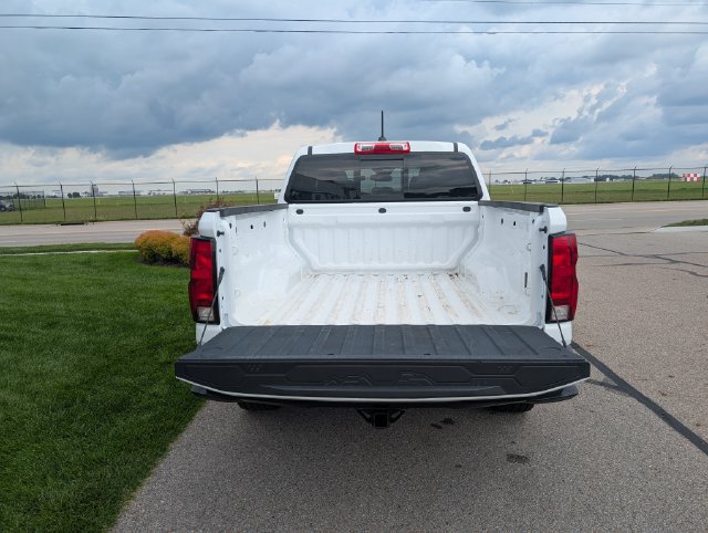 Used 2023 Chevrolet Colorado W/T RWD image 9