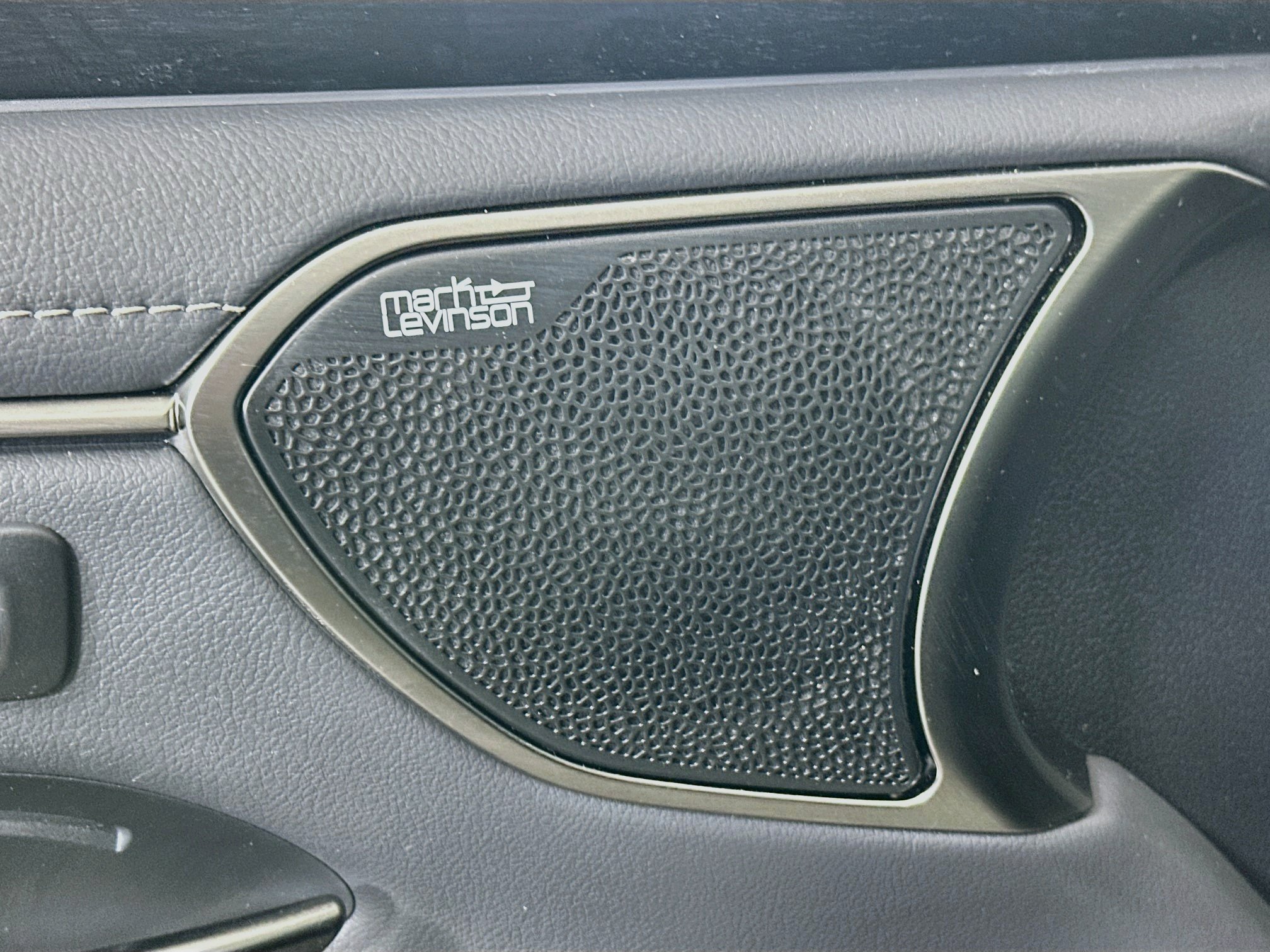 Certified 2025 Lexus ES 350 Ultra Luxury FWD image 18