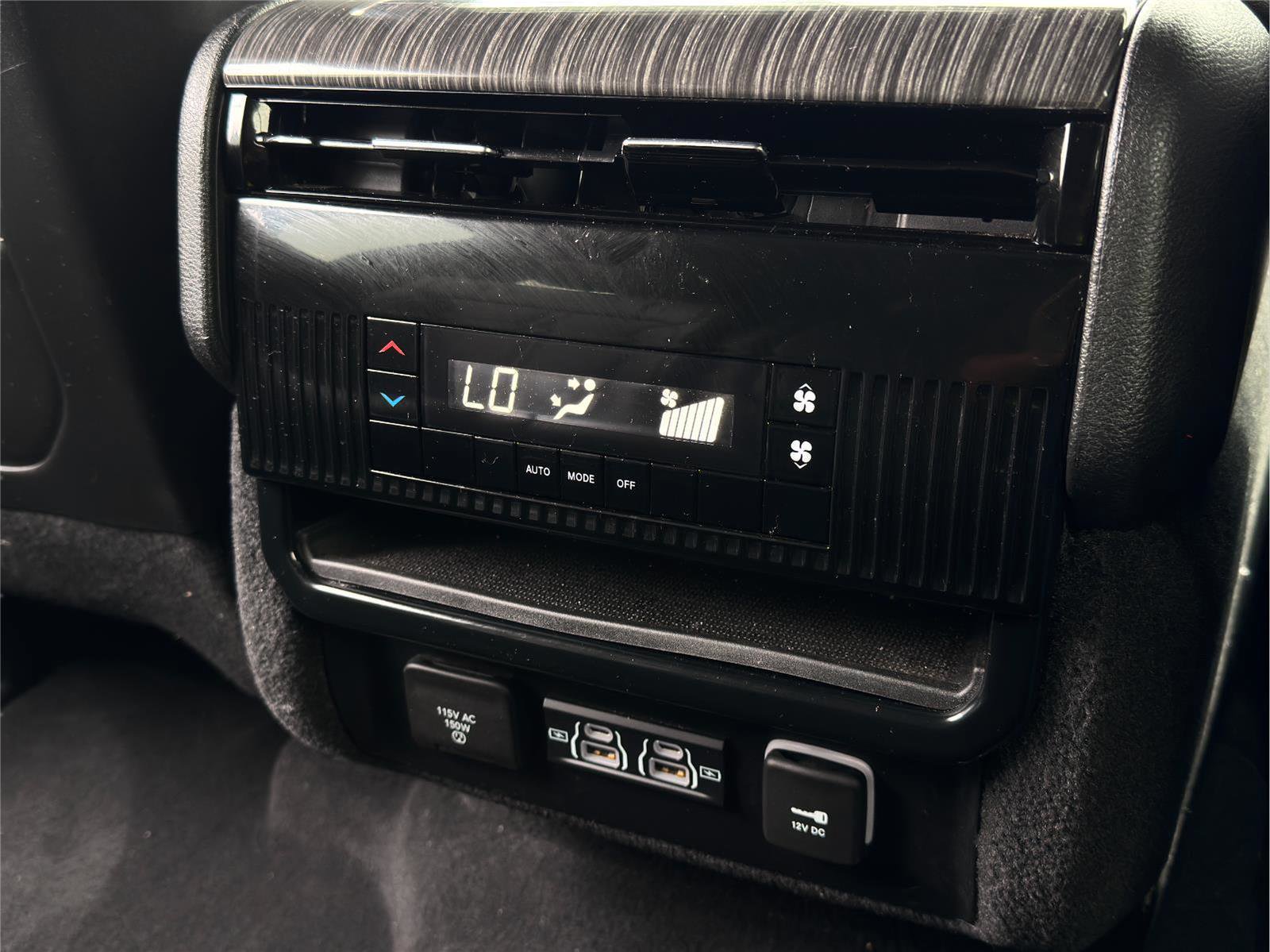 Used 2022 Jeep Wagoneer Series II AWD/4WD image 20