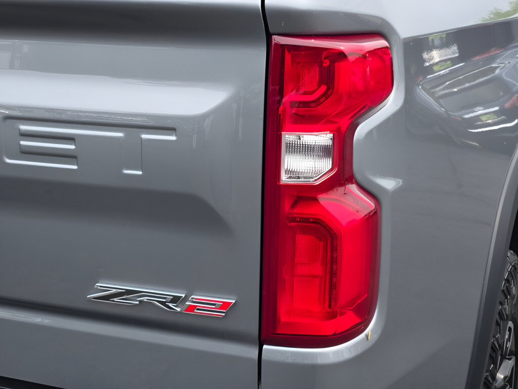 Certified 2023 Chevrolet Silverado 1500 ZR2 w/ Technology Package AWD/4WD image 19