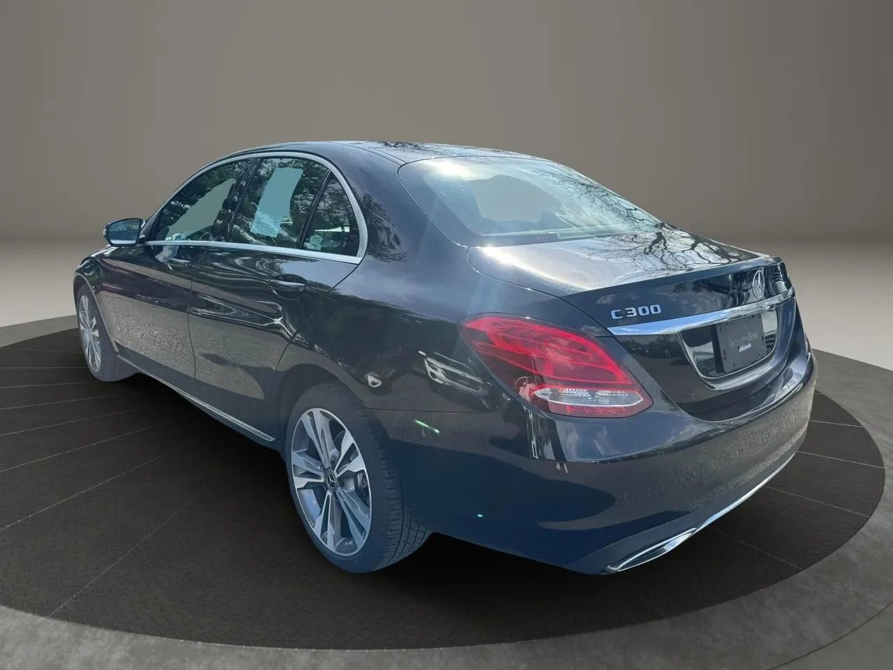 Used 2018 Mercedes-Benz C 300 4MATIC Sedan image 7