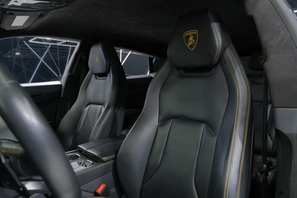 Used 2021 Lamborghini Urus image 21