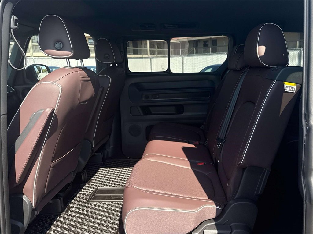 New 2025 Volkswagen ID. Buzz Pro S image 24
