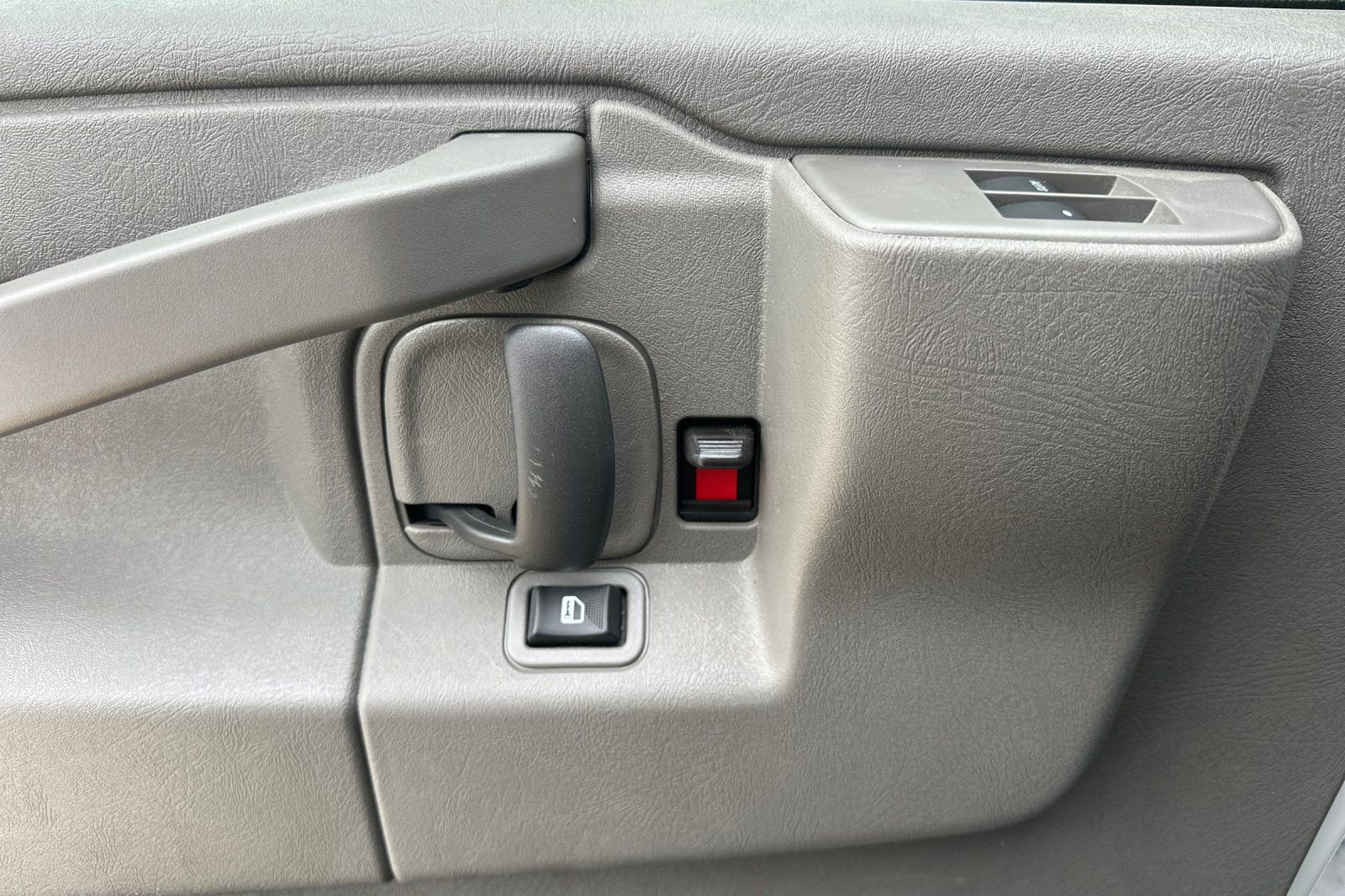 New 2024 Chevrolet Express 3500 w/ Power Convenience Package image 10