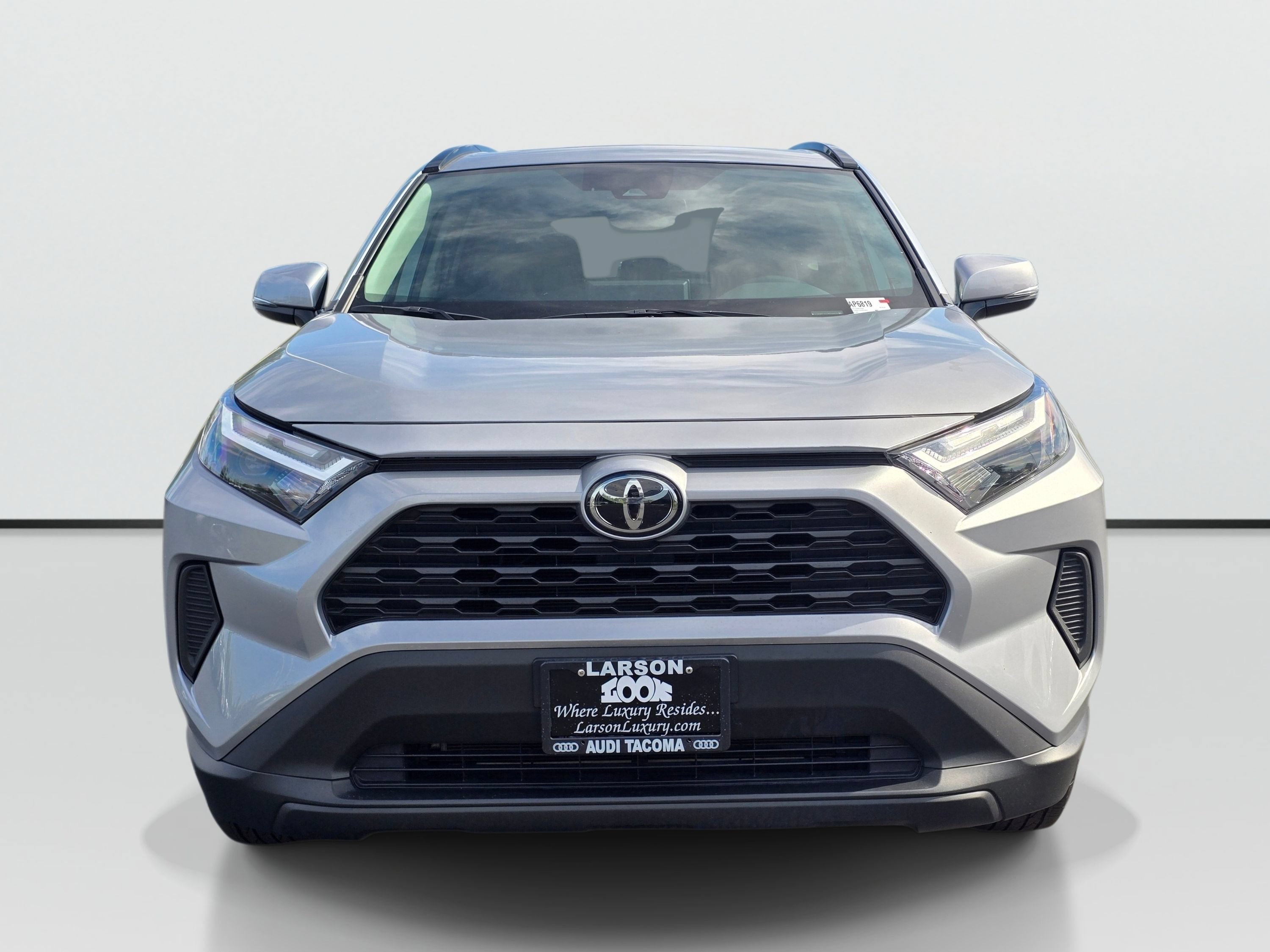Used 2025 Toyota RAV4 XLE w/ Convenience Package AWD/4WD image 8
