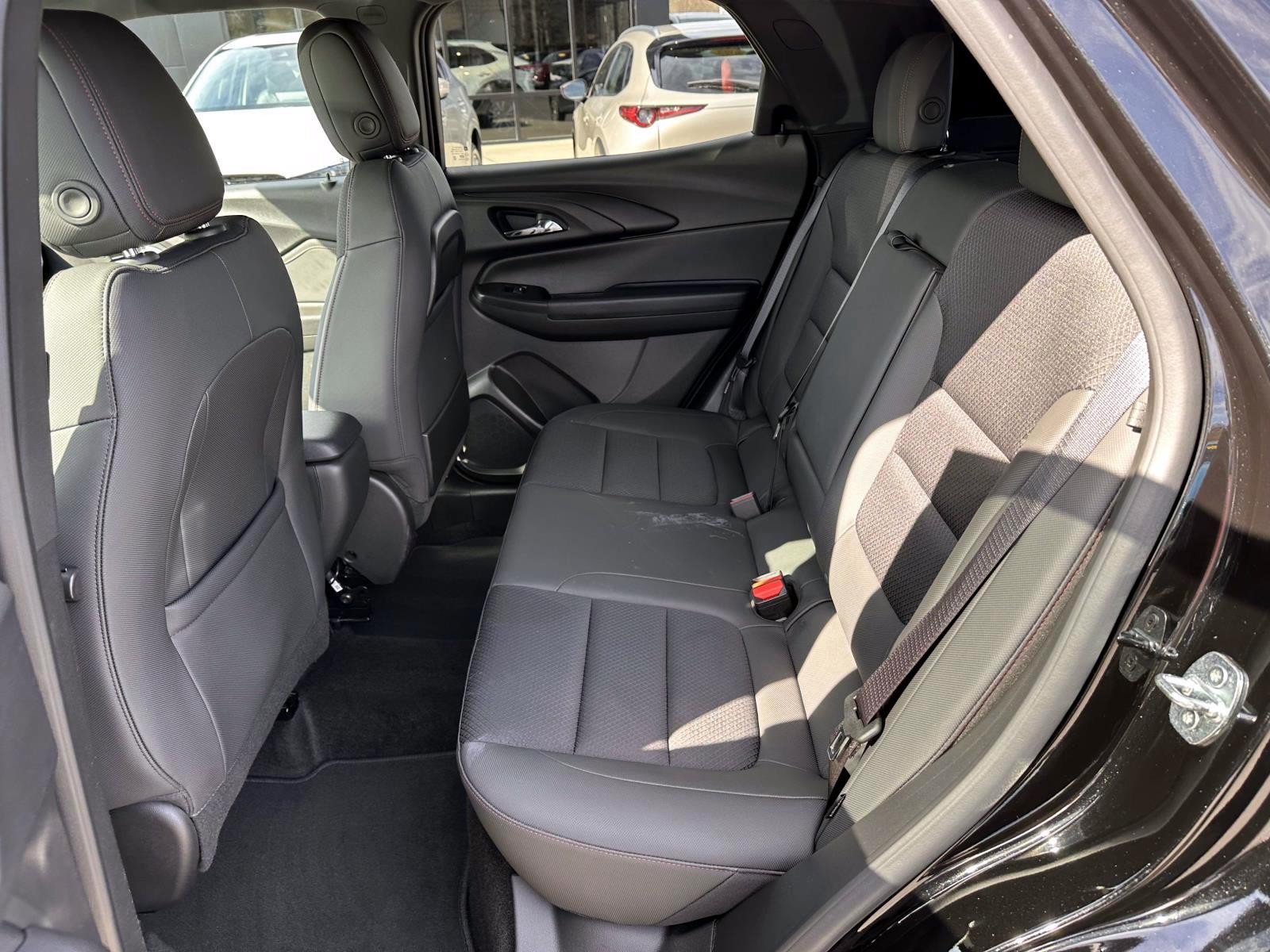 Used 2023 Chevrolet TrailBlazer RS w/ Convenience Package AWD/4WD image 12