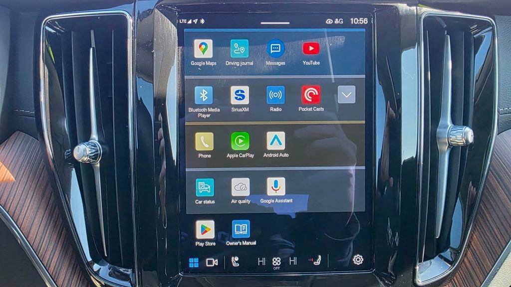 Used 2023 Volvo XC60 T8 Ultimate w/ Climate Package image 34