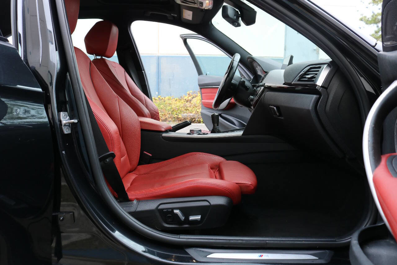 Used 2016 BMW 340i xDrive Sedan image 22