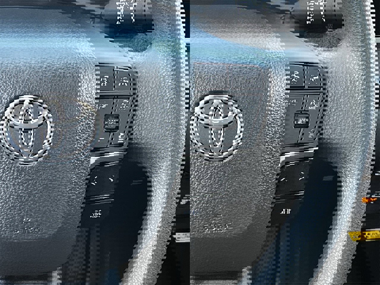 Used 2025 Toyota Camry LE image 14