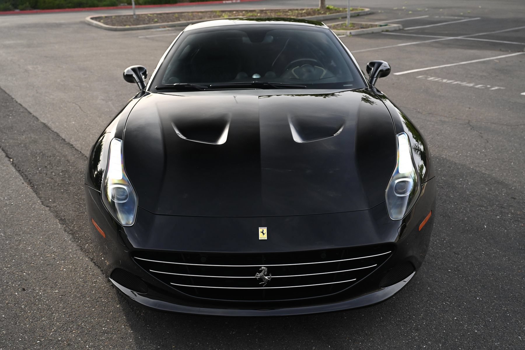 Used 2016 Ferrari California T RWD image 25
