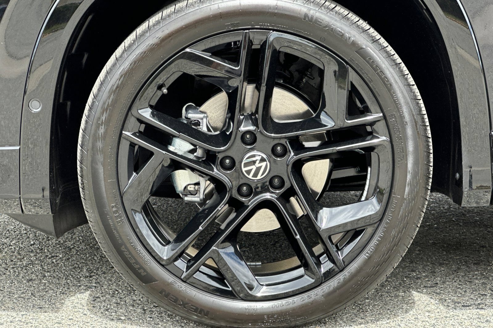 New 2026 Volkswagen Tiguan SE R-Line FWD image 25