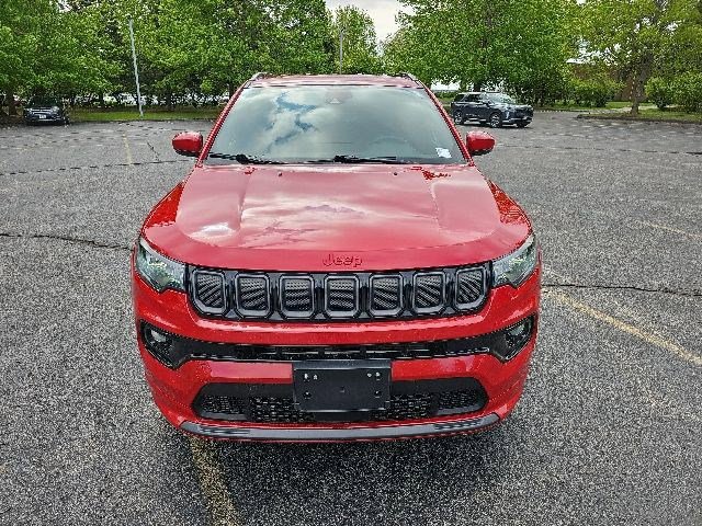 Used 2022 Jeep Compass Limited AWD/4WD image 9