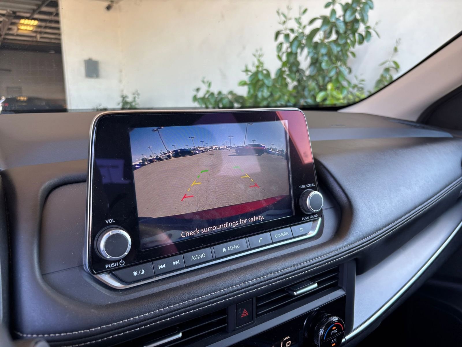 Used 2025 Nissan Rogue SV FWD image 25